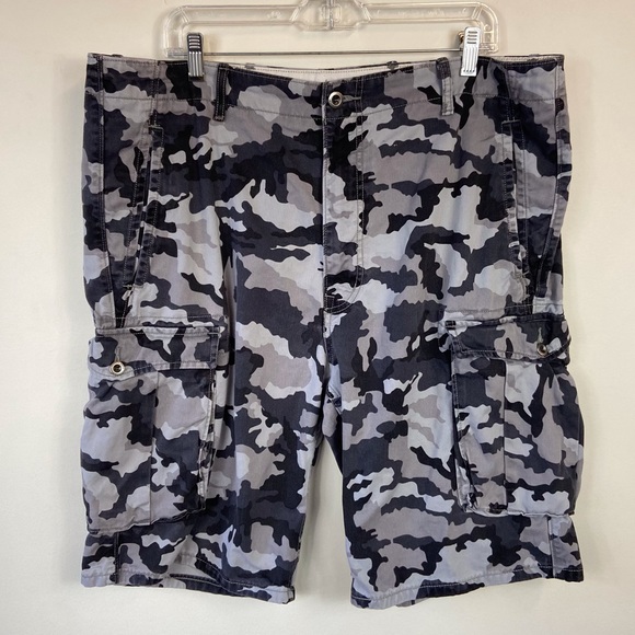 ❗️Levi’s Camouflaged Cargo shorts - Picture 1 of 11